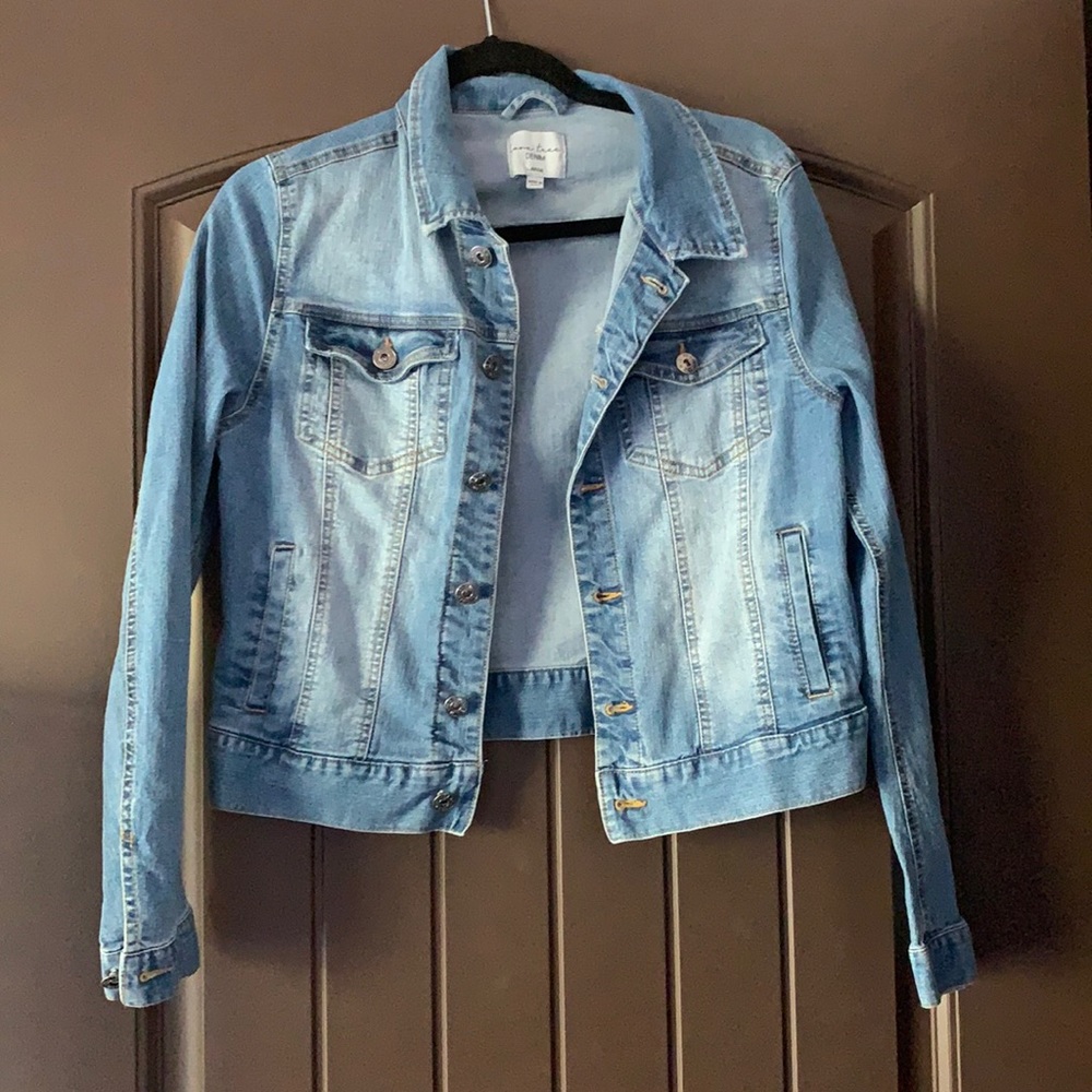 💫CLOSING SALE💫Lone tree denim jean jacket